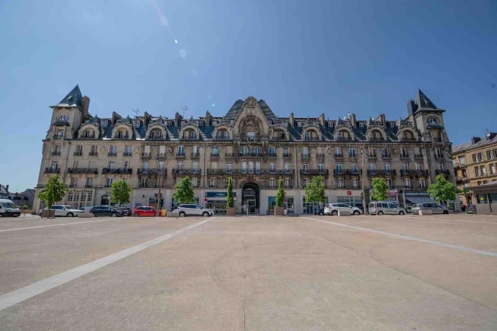 La Suite 7 Gite Urbain Шарлевиль-Мезьер Экстерьер фото